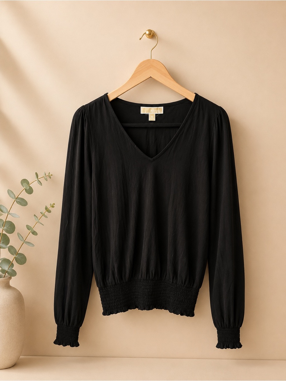 MICHAEL Michael Kors Black V-Neck Long Sleeve Smocked Hem Top ✨